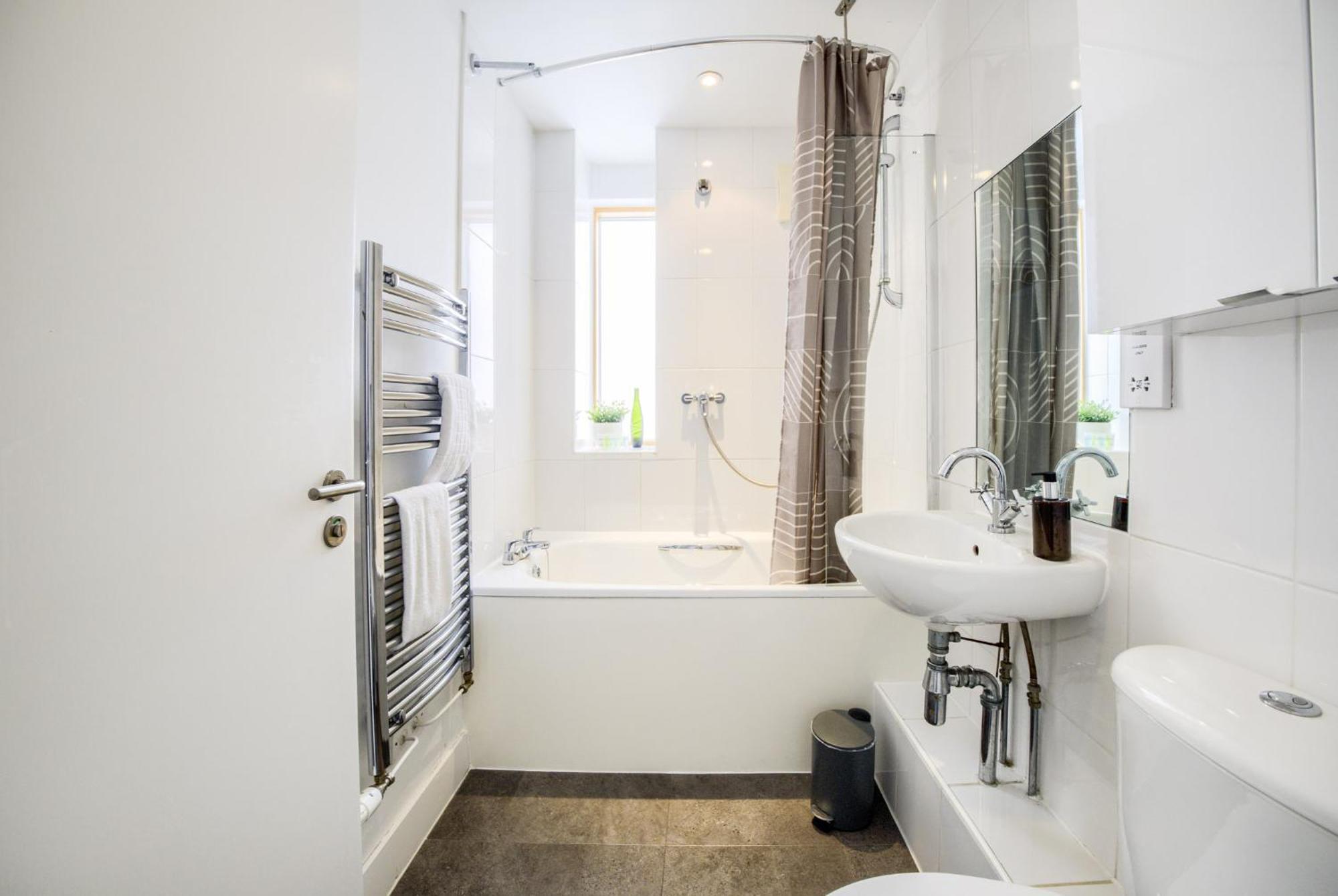 Coventry Large 4-Bed Townhouse By Empower Homes Luaran gambar
