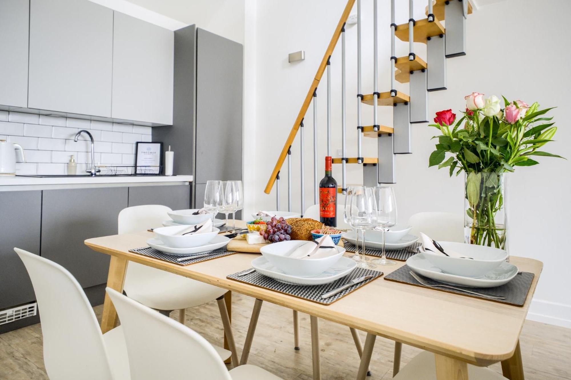Coventry Large 4-Bed Townhouse By Empower Homes Luaran gambar