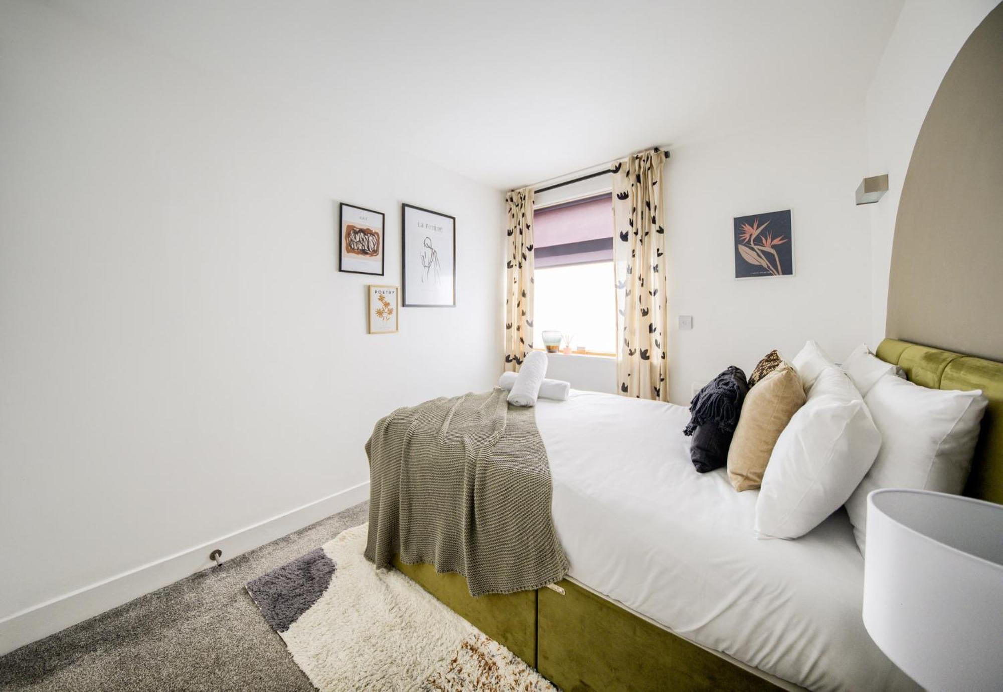 Coventry Large 4-Bed Townhouse By Empower Homes Luaran gambar