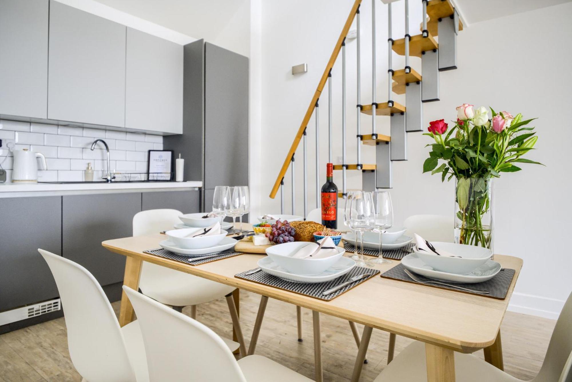 Coventry Large 4-Bed Townhouse By Empower Homes Luaran gambar