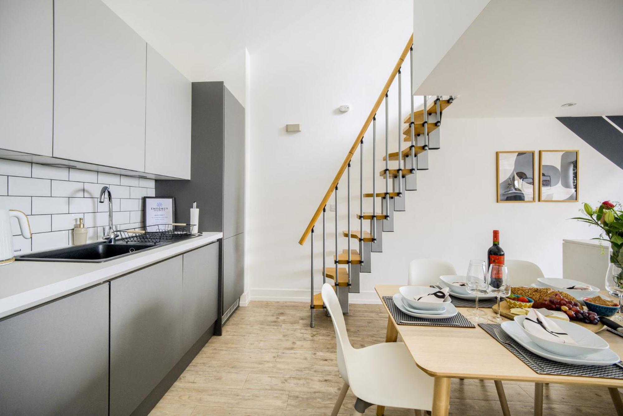 Coventry Large 4-Bed Townhouse By Empower Homes Luaran gambar