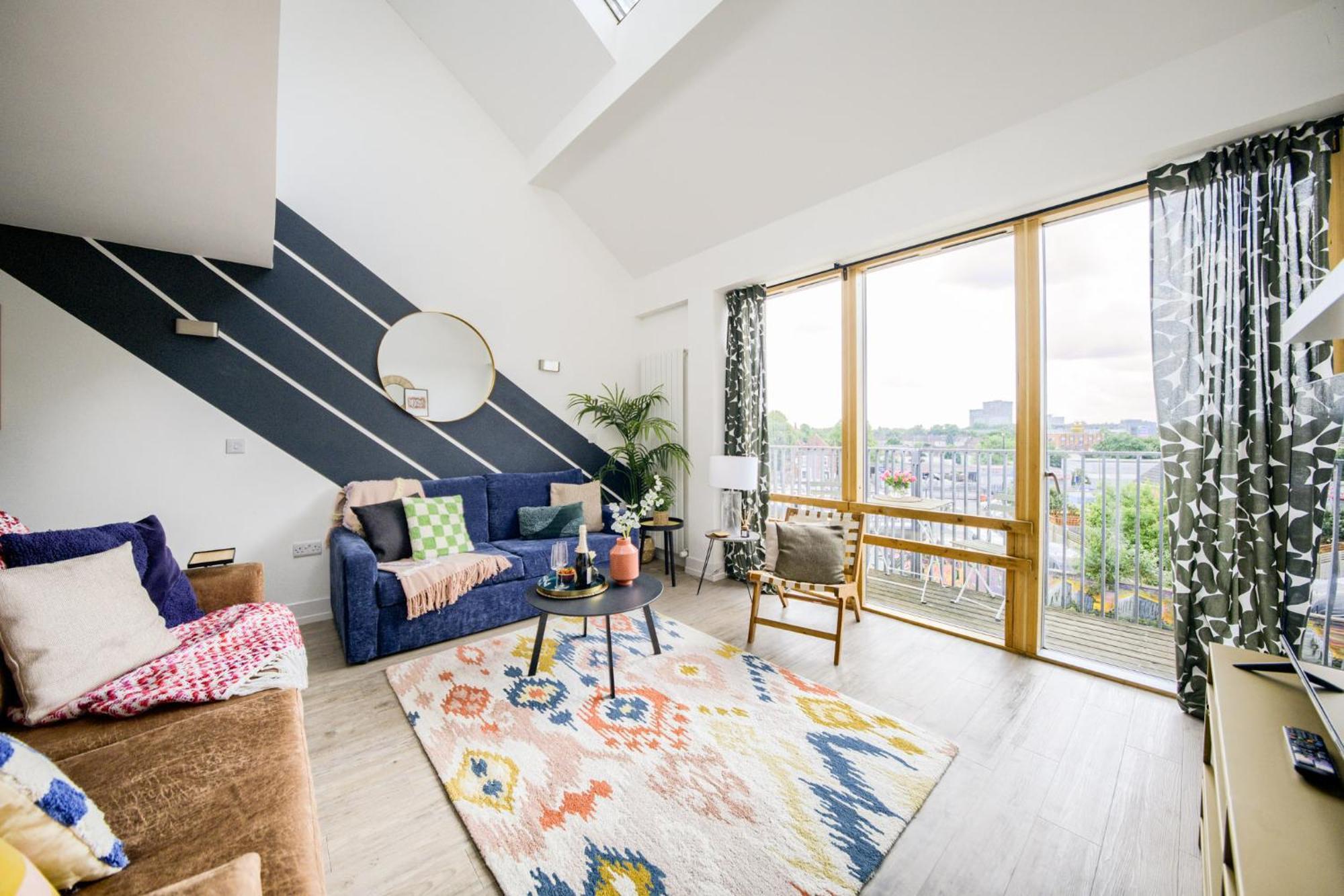 Coventry Large 4-Bed Townhouse By Empower Homes Luaran gambar